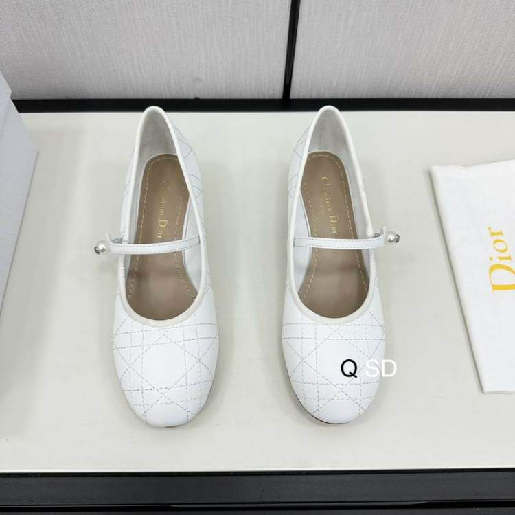 Picture of Dior Shoes _SKUDiorsz35-403CMSD10043721